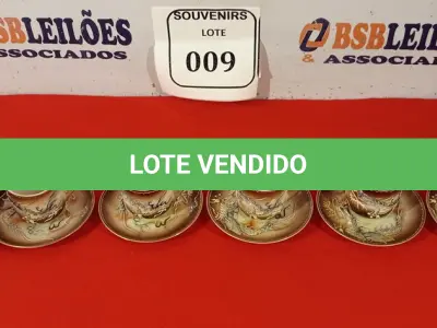 LOTE 009 - 01 BELÍSSIMO JOGO DE CAFÉ JAPONÊS SATSUMA. (NO ESTADO EM QUE SE ENCONTRA) ATENÇÃO! FAZER A VISITAÇÃO ANTES DE ARREMATAR, NÃO SABEMOS SE FUNCIONA. LEILÃO NÃO TEM GARANTIA E NEM DEVOLUÇÃO, SUJEITO A POSSÍVEIS AVARIAS VISÍVEIS/OCULTAS E/OU AUSÊNCIA DE COMPONENTES.