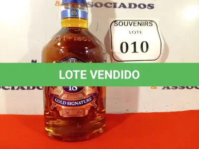 LOTE 010 - 01 GARRAFA DE WHISKY CHIVAS REGAL 18 ANOS GOLD SIGNATURE 750ML. (NO ESTADO EM QUE SE ENCONTRA) ATENÇÃO! FAZER A VISITAÇÃO ANTES DE ARREMATAR, NÃO SABEMOS SE FUNCIONA. LEILÃO NÃO TEM GARANTIA E NEM DEVOLUÇÃO, SUJEITO A POSSÍVEIS AVARIAS VISÍVEIS/OCULTAS E/OU AUSÊNCIA DE COMPONENTES.   