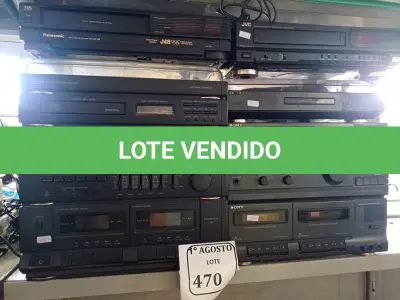 LOTE 470 - 02 APARELHOS DE SOM COM TOCA VINIL SEM CAIXA E 02 VHS DIVERSOS.  (NO ESTADO) ATENÇÃO! FAZER A VISITAÇÃO ANTES DE ARREMATAR, NÃO SABEMOS SE FUNCIONA. LEILÃO NÃO TEM GARANTIA E NEM DEVOLUÇÃO, SUJEITO A POSSÍVEIS AVARIAS VISÍVEIS/OCULTAS E/OU AUSÊNCIA DE COMPONENTES.