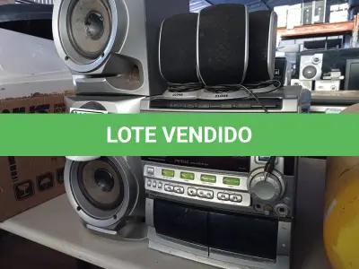 LOTE 364 - 01 SOM PHILIPS COM 08 CAIXAS DE SOM DIVERSAS. (NO ESTADO) ATENÇÃO! FAZER A VISITAÇÃO ANTES DE ARREMATAR, NÃO SABEMOS SE FUNCIONA. LEILÃO NÃO TEM GARANTIA E NEM DEVOLUÇÃO, SUJEITO A POSSÍVEIS AVARIAS VISÍVEIS/OCULTAS E/OU AUSÊNCIA DE COMPONENTES.