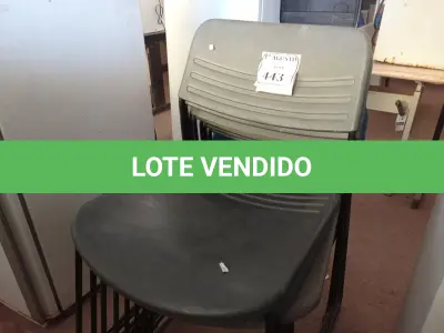 LOTE 443 - 08 CADEIRAS DE EMPILHAR. (NO ESTADO) ATENÇÃO! FAZER A VISITAÇÃO ANTES DE ARREMATAR, NÃO SABEMOS SE FUNCIONA. LEILÃO NÃO TEM GARANTIA E NEM DEVOLUÇÃO, SUJEITO A POSSÍVEIS AVARIAS VISÍVEIS/OCULTAS E/OU AUSÊNCIA DE COMPONENTES.