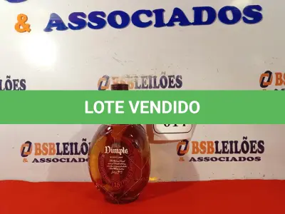 LOTE 014 - 01 GARRAFA DE WHISKY DIMPLE 15 ANOS 1LITRO. LACRADO. (NO ESTADO EM QUE SE ENCONTRA) ATENÇÃO! FAZER A VISITAÇÃO ANTES DE ARREMATAR, NÃO SABEMOS SE FUNCIONA. LEILÃO NÃO TEM GARANTIA E NEM DEVOLUÇÃO, SUJEITO A POSSÍVEIS AVARIAS VISÍVEIS/OCULTAS E/OU AUSÊNCIA DE COMPONENTES.  