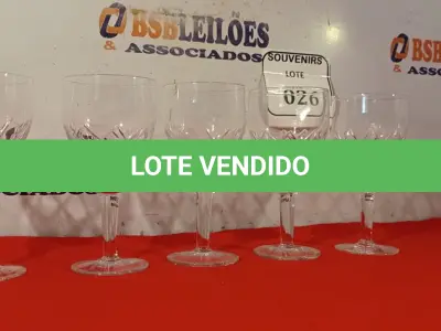 LOTE 026 - 05 TAÇAS EM CRISTAL PARA VINHO BRANCO. (NO ESTADO EM QUE SE ENCONTRA) ATENÇÃO! FAZER A VISITAÇÃO ANTES DE ARREMATAR, NÃO SABEMOS SE FUNCIONA. LEILÃO NÃO TEM GARANTIA E NEM DEVOLUÇÃO, SUJEITO A POSSÍVEIS AVARIAS VISÍVEIS/OCULTAS E/OU AUSÊNCIA DE COMPONENTES.  