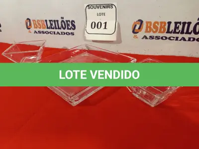 LOTE 001 - 01 BANDEJA E 02 PETISQUEIRAS/MOLHEIRA. (NO ESTADO EM QUE SE ENCONTRA) ATENÇÃO! FAZER A VISITAÇÃO ANTES DE ARREMATAR, NÃO SABEMOS SE FUNCIONA. LEILÃO NÃO TEM GARANTIA E NEM DEVOLUÇÃO, SUJEITO A POSSÍVEIS AVARIAS VISÍVEIS/OCULTAS E/OU AUSÊNCIA DE COMPONENTES.  