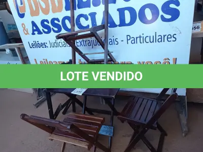 LOTE 330 - 01 MESA COM 04 CADEIRAS COM AVARIAS EM MADEIRA DOBRÁVEL. (NO ESTADO) ATENÇÃO! FAZER A VISITAÇÃO ANTES DE ARREMATAR, NÃO SABEMOS SE FUNCIONA. LEILÃO NÃO TEM GARANTIA E NEM DEVOLUÇÃO, SUJEITO A POSSÍVEIS AVARIAS VISÍVEIS/OCULTAS E/OU AUSÊNCIA DE COMPONENTES.