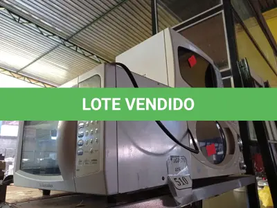 LOTE 510 - 03 MICRO ONDAS DIVERSOS SEM PRATO.  (NO ESTADO) ATENÇÃO! FAZER A VISITAÇÃO ANTES DE ARREMATAR, NÃO SABEMOS SE FUNCIONA. LEILÃO NÃO TEM GARANTIA E NEM DEVOLUÇÃO, SUJEITO A POSSÍVEIS AVARIAS VISÍVEIS/OCULTAS E/OU AUSÊNCIA DE COMPONENTES.