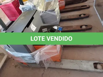 LOTE 521 - 01 TRANÇA PALETEIRA COM UM CARREGADOR E 24 V DA STILL EMPILHADEIRA EM FUNCIONAMENTO FALTANDO SÓ BATERIA DE 24 V EMPILHADEIRA VALOR INICIAL (NO ESTADO) ATENÇÃO! FAZER A VISITAÇÃO ANTES DE ARREMATAR, NÃO SABEMOS SE FUNCIONA. LEILÃO NÃO TEM GARANTIA E NEM DEVOLUÇÃO, SUJEITO A POSSÍVEIS AVARIAS VISÍVEIS/OCULTAS E/OU AUSÊNCIA DE COMPONENTES.