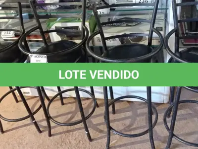 LOTE 501 - 04 BANQUETAS EM FERRO PARA CRIANÇAS.  (NO ESTADO) ATENÇÃO! FAZER A VISITAÇÃO ANTES DE ARREMATAR, NÃO SABEMOS SE FUNCIONA. LEILÃO NÃO TEM GARANTIA E NEM DEVOLUÇÃO, SUJEITO A POSSÍVEIS AVARIAS VISÍVEIS/OCULTAS E/OU AUSÊNCIA DE COMPONENTES.