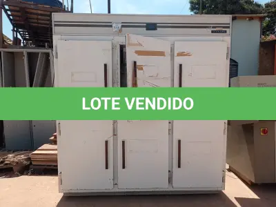 LOTE 533 - 01 CÂMERA FRIA 06 PORTAS MARCA METALFRIO. (NO ESTADO) ATENÇÃO! FAZER A VISITAÇÃO ANTES DE ARREMATAR, NÃO SABEMOS SE FUNCIONA. LEILÃO NÃO TEM GARANTIA E NEM DEVOLUÇÃO, SUJEITO A POSSÍVEIS AVARIAS VISÍVEIS/OCULTAS E/OU AUSÊNCIA DE COMPONENTES. LEILÃO NÃO TEM GARANTIA E NEM DEVOLUÇÃO, SUJEITO A POSSÍVEIS AVARIAS VISÍVEIS/OCULTAS E/OU AUSÊNCIA DE COMPONENTES.