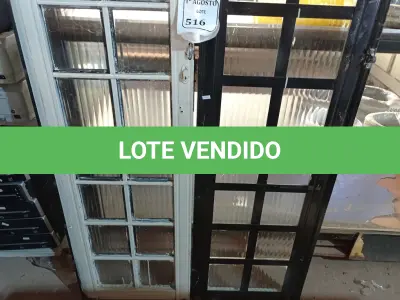 LOTE 516 - 02 MEIA PORTA EM FERRO COM VIDRO.  (NO ESTADO) ATENÇÃO! FAZER A VISITAÇÃO ANTES DE ARREMATAR, NÃO SABEMOS SE FUNCIONA. LEILÃO NÃO TEM GARANTIA E NEM DEVOLUÇÃO, SUJEITO A POSSÍVEIS AVARIAS VISÍVEIS/OCULTAS E/OU AUSÊNCIA DE COMPONENTES.