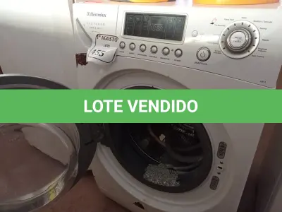 LOTE 455 - 01 MÁQUINA LAVA E SECA ELETROLUX. (NO ESTADO) ATENÇÃO! FAZER A VISITAÇÃO ANTES DE ARREMATAR, NÃO SABEMOS SE FUNCIONA. LEILÃO NÃO TEM GARANTIA E NEM DEVOLUÇÃO, SUJEITO A POSSÍVEIS AVARIAS VISÍVEIS/OCULTAS E/OU AUSÊNCIA DE COMPONENTES.