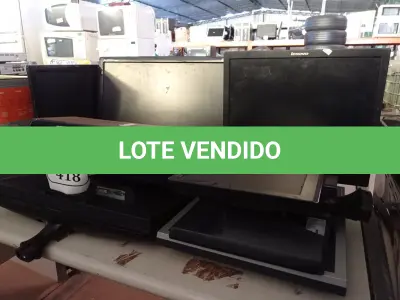 LOTE 418 - 12 MONITORES COM AVARIAS. (NO ESTADO) ATENÇÃO! FAZER A VISITAÇÃO ANTES DE ARREMATAR, NÃO SABEMOS SE FUNCIONA. LEILÃO NÃO TEM GARANTIA E NEM DEVOLUÇÃO, SUJEITO A POSSÍVEIS AVARIAS VISÍVEIS/OCULTAS E/OU AUSÊNCIA DE COMPONENTES.