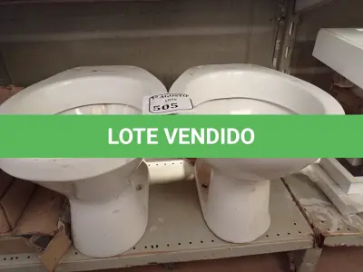 LOTE 505 - 02 VASOS SANITÁRIOS (NO ESTADO) ATENÇÃO! FAZER A VISITAÇÃO ANTES DE ARREMATAR, NÃO SABEMOS SE FUNCIONA. LEILÃO NÃO TEM GARANTIA E NEM DEVOLUÇÃO, SUJEITO A POSSÍVEIS AVARIAS VISÍVEIS/OCULTAS E/OU AUSÊNCIA DE COMPONENTES.