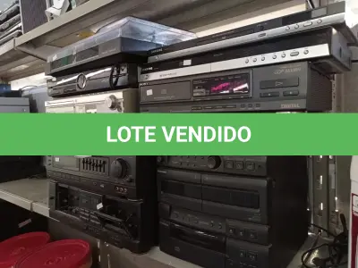 LOTE 490 - 02 APARELHOS DE SOM SEM CAIXA, 04 DVD DIVERSOS E 01 TOCA VINIL. (NO ESTADO) ATENÇÃO! FAZER A VISITAÇÃO ANTES DE ARREMATAR, NÃO SABEMOS SE FUNCIONA. LEILÃO NÃO TEM GARANTIA E NEM DEVOLUÇÃO, SUJEITO A POSSÍVEIS AVARIAS VISÍVEIS/OCULTAS E/OU AUSÊNCIA DE COMPONENTES.