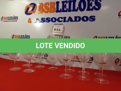 LOTE 016 - 06 TAÇAS EM CRISTAL PÉ ALTO PARA LICOR E 05 TAÇAS EM CRISTAL PÉ MÉDIO PARA LICOR. (NO ESTADO EM QUE SE ENCONTRA) ATENÇÃO! FAZER A VISITAÇÃO ANTES DE ARREMATAR, NÃO SABEMOS SE FUNCIONA. LEILÃO NÃO TEM GARANTIA E NEM DEVOLUÇÃO, SUJEITO A POSSÍVEIS AVARIAS VISÍVEIS/OCULTAS E/OU AUSÊNCIA DE COMPONENTES.  