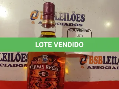 LOTE 006 - 01 GARRAFA DE WHISKY CHIVAS REGAL 12 ANOS BLENDED SCOTCH 1L. (NO ESTADO EM QUE SE ENCONTRA) ATENÇÃO! FAZER A VISITAÇÃO ANTES DE ARREMATAR, NÃO SABEMOS SE FUNCIONA. LEILÃO NÃO TEM GARANTIA E NEM DEVOLUÇÃO, SUJEITO A POSSÍVEIS AVARIAS VISÍVEIS/OCULTAS E/OU AUSÊNCIA DE COMPONENTES.  