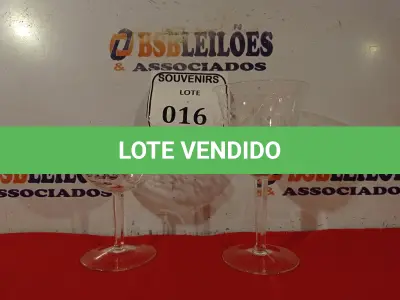 LOTE 016 - 06 TAÇAS EM CRISTAL PÉ ALTO PARA LICOR E 05 TAÇAS EM CRISTAL PÉ MÉDIO PARA LICOR. (NO ESTADO EM QUE SE ENCONTRA) ATENÇÃO! FAZER A VISITAÇÃO ANTES DE ARREMATAR, NÃO SABEMOS SE FUNCIONA. LEILÃO NÃO TEM GARANTIA E NEM DEVOLUÇÃO, SUJEITO A POSSÍVEIS AVARIAS VISÍVEIS/OCULTAS E/OU AUSÊNCIA DE COMPONENTES.  
