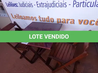 LOTE 380 - 01 MESA COM 04 CADEIRAS COM AVARIAS EM MADEIRA DOBRÁVEL. (NO ESTADO) ATENÇÃO! FAZER A VISITAÇÃO ANTES DE ARREMATAR, NÃO SABEMOS SE FUNCIONA. LEILÃO NÃO TEM GARANTIA E NEM DEVOLUÇÃO, SUJEITO A POSSÍVEIS AVARIAS VISÍVEIS/OCULTAS E/OU AUSÊNCIA DE COMPONENTES.