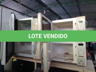 LOTE 348 - 06 MICRO-ONDAS DIVERSOS SEM PRATOS (NO ESTADO) ATENÇÃO! FAZER A VISITAÇÃO ANTES DE ARREMATAR, NÃO SABEMOS SE FUNCIONA. LEILÃO NÃO TEM GARANTIA E NEM DEVOLUÇÃO, SUJEITO A POSSÍVEIS AVARIAS VISÍVEIS/OCULTAS E/OU AUSÊNCIA DE COMPONENTES.