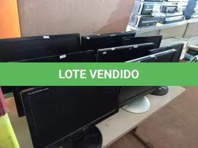 LOTE 437 - 10 MONITORES DIVERSOS COM AVARIAS. (NO ESTADO) ATENÇÃO! FAZER A VISITAÇÃO ANTES DE ARREMATAR, NÃO SABEMOS SE FUNCIONA. LEILÃO NÃO TEM GARANTIA E NEM DEVOLUÇÃO, SUJEITO A POSSÍVEIS AVARIAS VISÍVEIS/OCULTAS E/OU AUSÊNCIA DE COMPONENTES.
