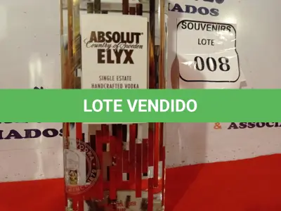 LOTE 008 - 01 GARRAFA DE VODKA ABSOLUT ELIX 1L. (NO ESTADO EM QUE SE ENCONTRA) ATENÇÃO! FAZER A VISITAÇÃO ANTES DE ARREMATAR, NÃO SABEMOS SE FUNCIONA. LEILÃO NÃO TEM GARANTIA E NEM DEVOLUÇÃO, SUJEITO A POSSÍVEIS AVARIAS VISÍVEIS/OCULTAS E/OU AUSÊNCIA DE COMPONENTES.  