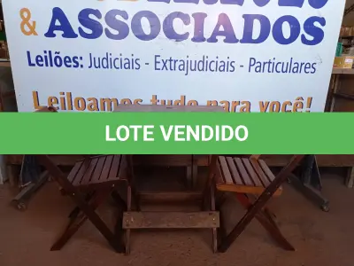LOTE 370 - 01 MESA COM 04 CADEIRAS COM AVARIAS EM MADEIRA DOBRÁVEL. (NO ESTADO) ATENÇÃO! FAZER A VISITAÇÃO ANTES DE ARREMATAR, NÃO SABEMOS SE FUNCIONA. LEILÃO NÃO TEM GARANTIA E NEM DEVOLUÇÃO, SUJEITO A POSSÍVEIS AVARIAS VISÍVEIS/OCULTAS E/OU AUSÊNCIA DE COMPONENTES.