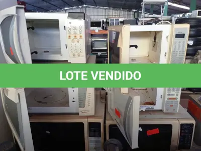 LOTE 348 - 06 MICRO-ONDAS DIVERSOS SEM PRATOS (NO ESTADO) ATENÇÃO! FAZER A VISITAÇÃO ANTES DE ARREMATAR, NÃO SABEMOS SE FUNCIONA. LEILÃO NÃO TEM GARANTIA E NEM DEVOLUÇÃO, SUJEITO A POSSÍVEIS AVARIAS VISÍVEIS/OCULTAS E/OU AUSÊNCIA DE COMPONENTES.