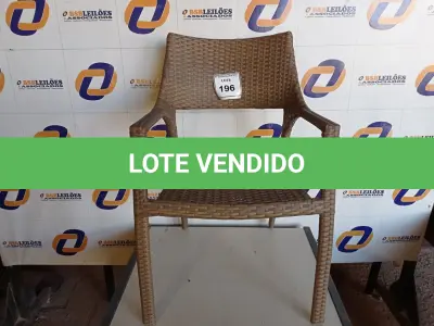 LOTE 196 - 01 CADEIRA EM FIBRA SINTÉTICA (CHAIR). (NO ESTADO EM QUE SE ENCONTRA. SUJEITO A AVARIAS OCULTAS/VISÍVEIS.) BH1524Y