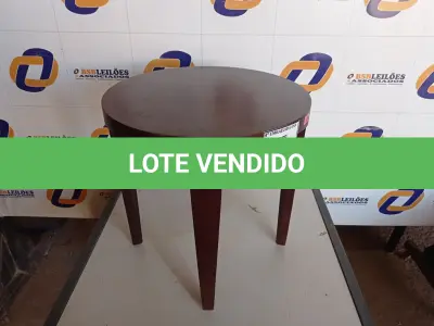 LOTE 062 - 01 MESA DE CENTRO DE MADEIRA (ACESSORY TABLE). (NO ESTADO EM QUE SE ENCONTRA. SUJEITO A AVARIAS OCULTAS/VISÍVEIS.)0000088