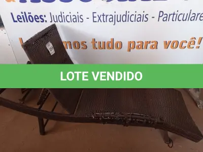 LOTE 254 - 01 ESPREGUIÇADEIRA PARA PISCINA (LOUNGE CHAIRS). (NO ESTADO EM QUE SE ENCONTRA. SUJEITO A AVARIAS OCULTAS/VISÍVEIS.) BH1570X