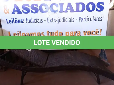 LOTE 283 - 01 ESPREGUIÇADEIRA PARA PISCINA (LOUNGE CHAIRS). (NO ESTADO EM QUE SE ENCONTRA. SUJEITO A AVARIAS OCULTAS/VISÍVEIS.) BH1552U