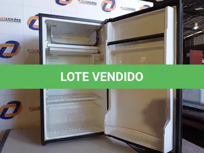 LOTE 077 - 01 FRIGOBAR ABSOCOLD 115V (REFRIGERATOR). (NO ESTADO EM QUE SE ENCONTRA. SUJEITO A AVARIAS OCULTAS/VISÍVEIS.) AV9678E