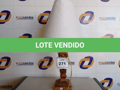 LOTE 271 - 01 ABAJUR COM CÚPULA (LAMP). (NO ESTADO EM QUE SE ENCONTRA. SUJEITO A AVARIAS OCULTAS/VISÍVEIS.) AV9392G