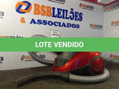LOTE 016 - 01 ASPIRADOR DE PÓ MARCA BLACK DECKER 127V. VACUM. (NO ESTADO EM QUE SE ENCONTRA. SUJEITO A AVARIAS OCULTAS/VISÍVEIS.) AV9342N