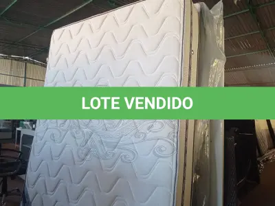 LOTE 190 - 01 COLCHÃO DE CASAL COM BASE (QUEEN BED (MATTRESS+BOX). (NO ESTADO EM QUE SE ENCONTRA. SUJEITO A AVARIAS OCULTAS/VISÍVEIS.) AV9418A SEM TAG NA BASE