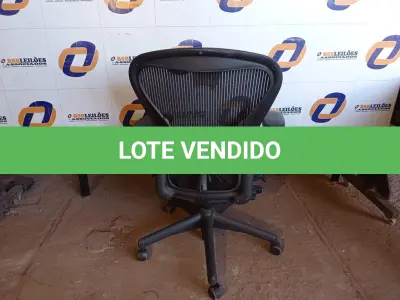 LOTE 168 - 01 CADEIRA HERMAN MILLER (CHAIR). (NO ESTADO EM QUE SE ENCONTRA. SUJEITO A AVARIAS OCULTAS/VISÍVEIS.) AV9821U