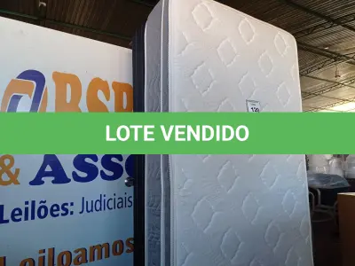 LOTE 120 - 01 COLCHÃO DE SOLTEIRO COM BASE (TWIN BED (MATTRESS+BOX). (NO ESTADO EM QUE SE ENCONTRA. SUJEITO A AVARIAS OCULTAS/VISÍVEIS) BF8596V AV9957J