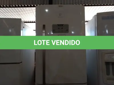 LOTE 246 - 01 GELADEIRA INVERTER ELECTROLUX 220VOLTS (REFRIGERATOR). (NO ESTADO EM QUE SE ENCONTRA. SUJEITO A AVARIAS OCULTAS/VISÍVEIS.) BF8678G