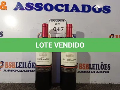 LOTE 047 - 02 GARRAFAS DE VINHO CABERNET SAUVIGNON CONCHA Y TORO 750ML. LACRADO.  (NO ESTADO EM QUE SE ENCONTRA) ATENÇÃO! FAZER A VISITAÇÃO ANTES DE ARREMATAR, NÃO SABEMOS SE FUNCIONA. LEILÃO NÃO TEM GARANTIA E NEM DEVOLUÇÃO, SUJEITO A POSSÍVEIS AVARIAS VISÍVEIS/OCULTAS E/OU AUSÊNCIA DE COMPONENTES.  