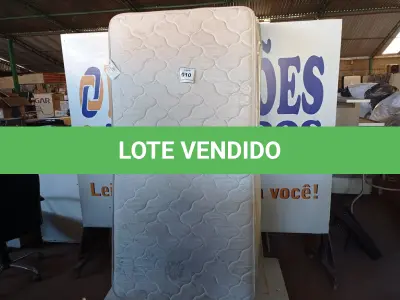 LOTE 010 - 01 COLCHÃO DE SOLTEIRO COM BASE (TWIN BED (MATTRESS+BOX). (NO ESTADO EM QUE SE ENCONTRA. SUJEITO A AVARIAS OCULTAS/VISÍVEIS.) AV9973W, AV9377M