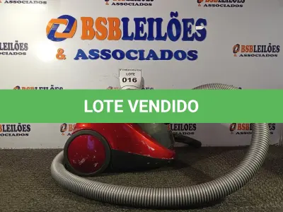 LOTE 016 - 01 ASPIRADOR DE PÓ MARCA BLACK DECKER 127V. VACUM. (NO ESTADO EM QUE SE ENCONTRA. SUJEITO A AVARIAS OCULTAS/VISÍVEIS.) AV9342N