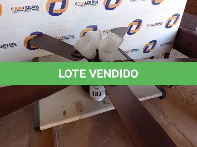 LOTE 189 - 01 VENTILADOR DE TETO COM PALETAS EM MADEIRA (1 WITH CEILING FANS). (NO ESTADO EM QUE SE ENCONTRA. SUJEITO A AVARIAS OCULTAS/VISÍVEIS.)0000057