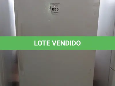 LOTE 055 - 01 GELADEIRA EV201NZ1Q03 MARCA WHIRLPOOL 115V (REFRIGERATOR). (NO ESTADO EM QUE SE ENCONTRA. SUJEITO A AVARIAS OCULTAS/VISÍVEIS.) AV9627V
