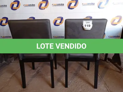 LOTE 119 - 02 CADEIRAS COM BASE EM MADEIRA (OFFICE CHAIR). (NO ESTADO EM QUE SE ENCONTRA. SUJEITO A AVARIAS OCULTAS/VISÍVEIS.) BF8478M, BF8478N
