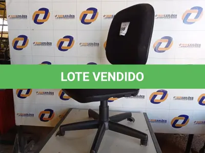 LOTE 098 - 01 CADEIRA PARA ESCRITÓRIO COM AVARIAS (OFFICE CHAIR). (NO ESTADO EM QUE SE ENCONTRA. SUJEITO A AVARIAS OCULTAS/VISÍVEIS.)0000062