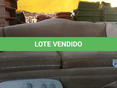 LOTE 218 - 01 SOFÁ 3 LUGARES (SOFÁ). (NO ESTADO EM QUE SE ENCONTRA. SUJEITO A AVARIAS OCULTAS/VISÍVEIS.) AV9500A