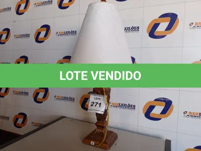 LOTE 271 - 01 ABAJUR COM CÚPULA (LAMP). (NO ESTADO EM QUE SE ENCONTRA. SUJEITO A AVARIAS OCULTAS/VISÍVEIS.) AV9392G