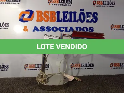 LOTE 111 - 01 ABAJUR DE MESA BASE CROMADA COM LÂMPADA BIVOLT (LAMP). (NO ESTADO EM QUE SE ENCONTRA. SUJEITO A AVARIAS OCULTAS/VISÍVEIS.) AU2247E