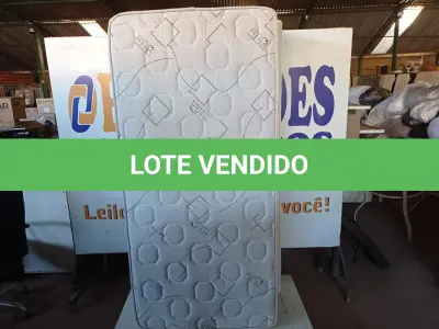 LOTE 020 - 01 COLCHÃO DE SOLTEIRO COM BASE (TWIN BED (MATTRESS+BOX). (NO ESTADO EM QUE SE ENCONTRA. SUJEITO A AVARIAS OCULTAS/VISÍVEIS.) BF8533L, AV9625M
