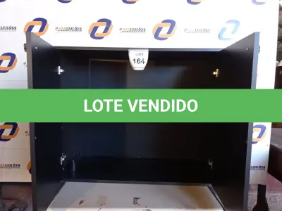 LOTE 164 - 01 ARMÁRIO EM MADEIRA 2 PORTAS (OFFICE CHAIR). (NO ESTADO EM QUE SE ENCONTRA. SUJEITO A AVARIAS OCULTAS/VISÍVEIS.) 0000072